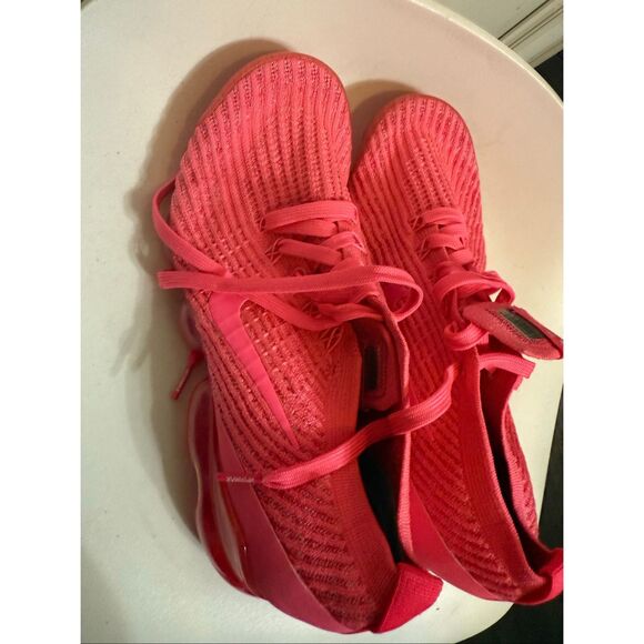 Nike Air Womens Vapormax 3.0 Flyknit Trainers Athletic Sneakers Pink Sz 8.5 NWOT - Picture 2 of 9
